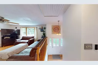 276 Newport Ave, Attleboro, MA 02703 - Photo 4