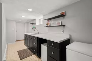 38 Overlook Rd, Waltham, MA 02451 - Photo 24