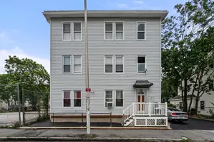 122 Piedmont St, Worcester, MA 01609 - Photo 2
