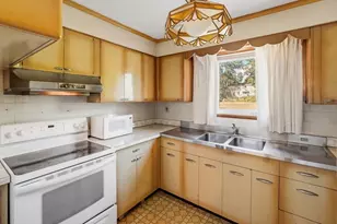 77 W Main St, Dudley, MA 01571 - Photo 22