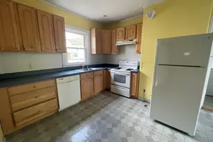 84 Walker St, Newton, MA 02460 - Photo 2
