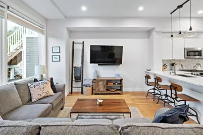 303 Sumner St #3R, Boston, MA 02128 - Photo 2