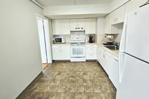 1731 Beacon, Brookline, MA 02445 - Photo 10