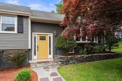 8 Birchwood Rd, Hudson, MA 01749 - Photo 4