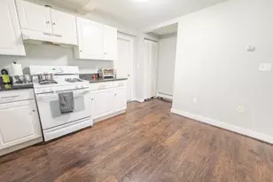 123 Willow St, Cambridge, MA 02141 - Photo 2