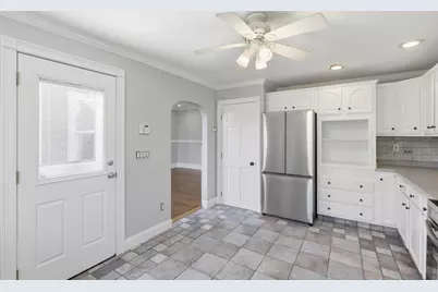 501 Pine St, Fall River, MA 02720 - Photo 8