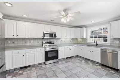 501 Pine St, Fall River, MA 02720 - Photo 6