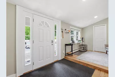 20 Burrill St, Saugus, MA 01906 - Photo 2