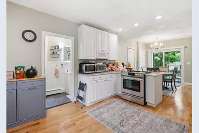 20 Burrill St, Saugus, MA 01906 - Photo 10