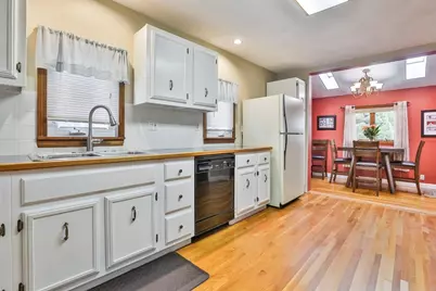 27 Magnolia St, Saugus, MA 01906 - Photo 8