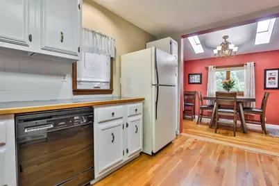 27 Magnolia St, Saugus, MA 01906 - Photo 6