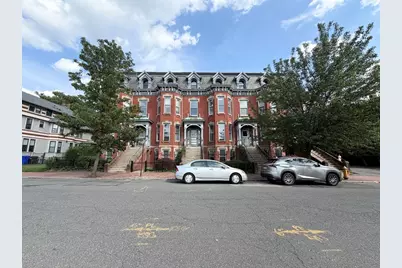 70 Temple St #1, Springfield, MA 01105 - Photo 2