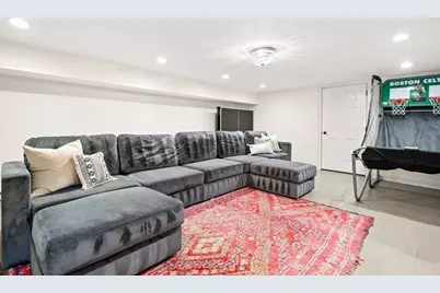 10 Kirkland Circle, Wellesley, MA 02481 - Photo 24