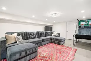 10 Kirkland Cir, Wellesley, MA 02481 - Photo 24