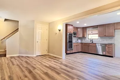 31 Crawford Cir, Springfield, MA 01108 - Photo 6