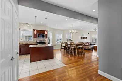 65 Fern St, New Bedford, MA 02744 - Photo 8