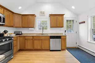 229 Highland St, Hamilton, MA 01982 - Photo 6