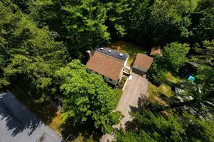 32 Crestview Dr, Holden, MA 01520 - Photo 2