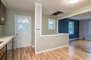 248 Laconia St, Springfield, MA 01129 - Photo 10
