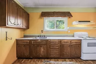 8 Boutelle St, Leominster, MA 01453 - Photo 24