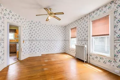 8 Boutelle St, Leominster, MA 01453 - Photo 8