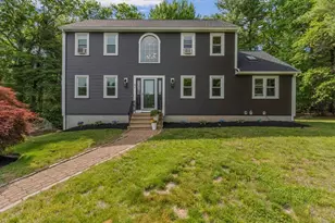 42 Brookside Dr, Uxbridge, MA 01569 - Photo 2