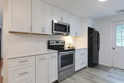 132 Oak Ridge Dr, Ayer, MA 01432 - Photo 4