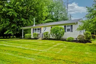 36 Brookwood Dr, Northampton, MA 01062 - Photo 4