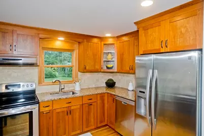 36 Brookwood Dr, Northampton, MA 01062 - Photo 18