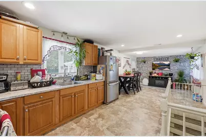 23 Smith St, Chicopee, MA 01020 - Photo 10
