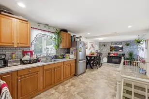 23 Smith St, Chicopee, MA 01020 - Photo 10
