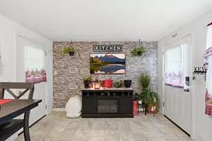 23 Smith St, Chicopee, MA 01020 - Photo 6