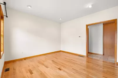 26 Shakespeare St, Tyngsborough, MA 01879 - Photo 14