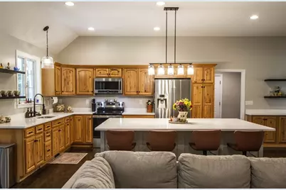 47 E Baylies Rd, Charlton, MA 01507 - Photo 14