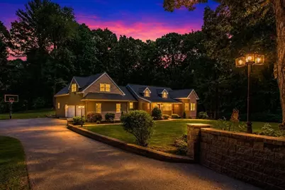 47 E Baylies Rd, Charlton, MA 01507 - Photo 4