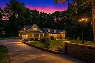 47 E Baylies Rd, Charlton, MA 01507 - Photo 4