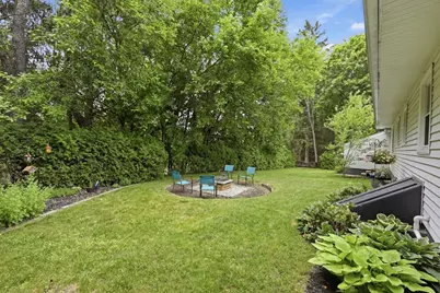 75 Adrian Ave, West Springfield, MA 01089 - Photo 36