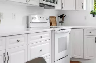 30 Cavendish Cir, Salem, MA 01970 - Photo 10