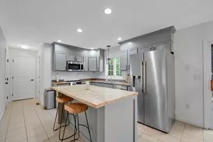 188 Wollaston St, Springfield, MA 01119 - Photo 8