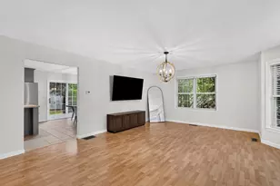 188 Wollaston St, Springfield, MA 01119 - Photo 2