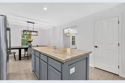 188 Wollaston St, Springfield, MA 01119 - Photo 12