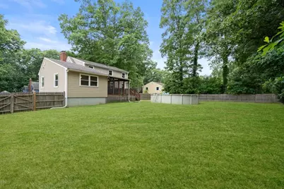 9 Laurel Ln, Bellingham, MA 02019 - Photo 4