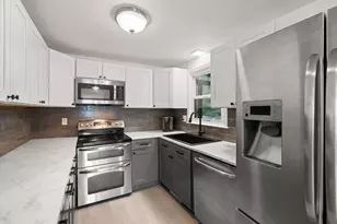 9 Laurel Ln, Bellingham, MA 02019 - Photo 10