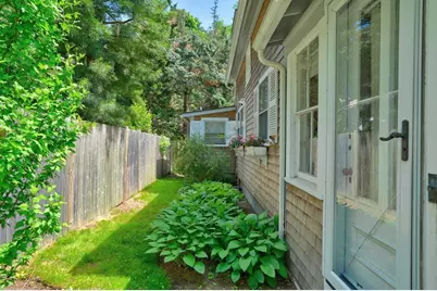 27 Laurel Avenue, Oak Bluffs, MA 02557 - Photo 4
