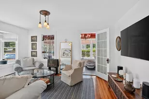 27 Laurel Ave, Oak Bluffs, MA 02557 - Photo 8
