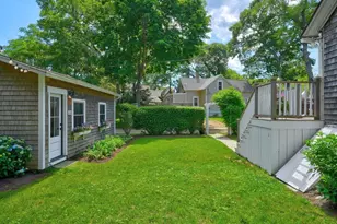 27 Laurel Ave, Oak Bluffs, MA 02557 - Photo 6