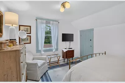 27 Laurel Avenue, Oak Bluffs, MA 02557 - Photo 24