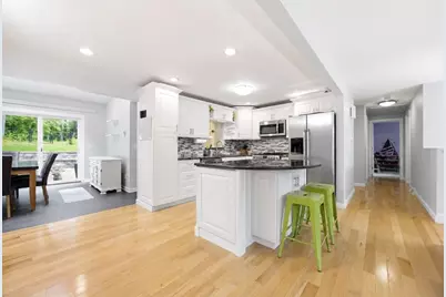 10 Kosmas St, Marlborough, MA 01752 - Photo 4