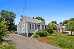 28 N Mountain Ave, Melrose, MA 02176 - Photo 2