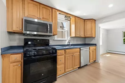 28 N Mountain Ave, Melrose, MA 02176 - Photo 8